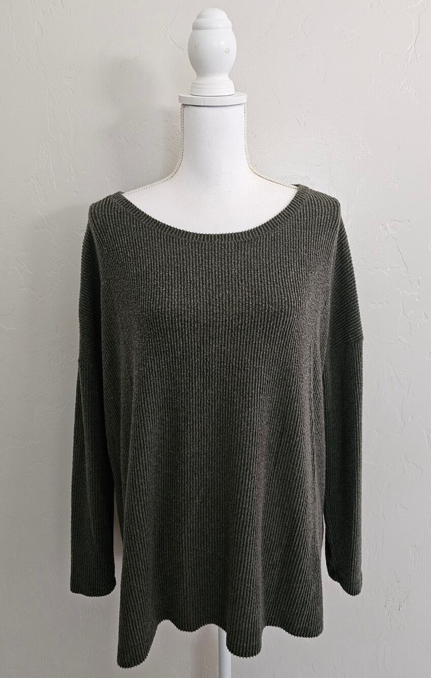 H by bordeaux Green Ribbed Sweater Top